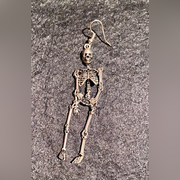 💥Skeleton Fishhook Earring💥 NEW - Picture 2 of 6